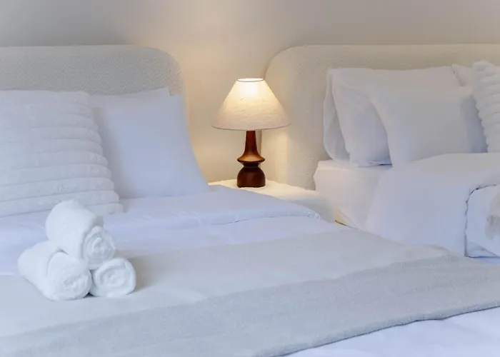 New Accommodation, Seoul, 3 Rooms, Near Hongdae, Hongdae Waterfall House 3*