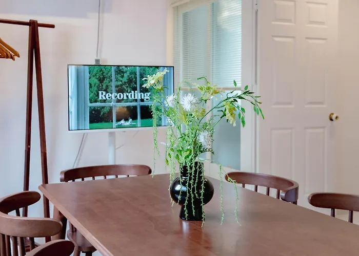 New Accommodation, Seoul, 3 Rooms, Near Hongdae, Hongdae Waterfall House 3* Сеул