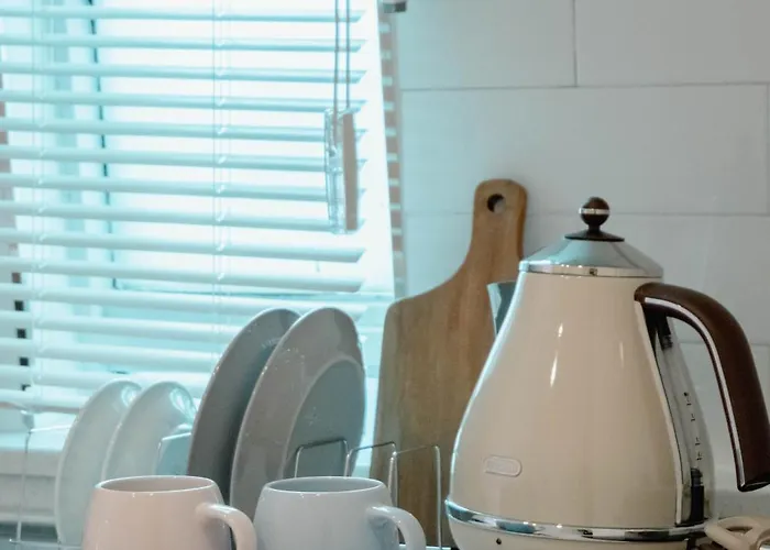 Гостевой дом New Accommodation, Seoul, 3 Rooms, Near Hongdae, Hongdae Waterfall House