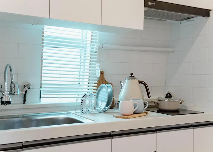Гостевой дом New Accommodation, Seoul, 3 Rooms, Near Hongdae, Hongdae Waterfall House