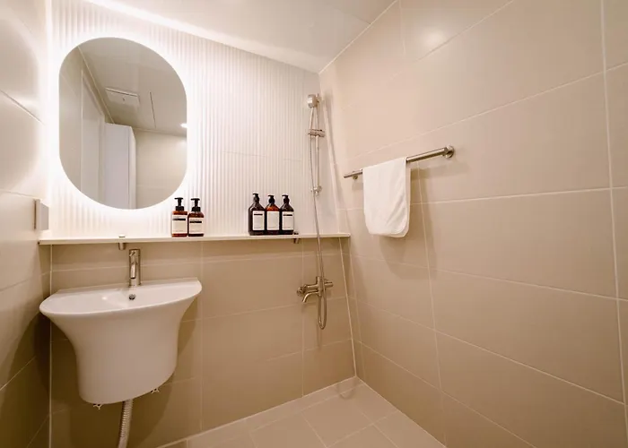 New Accommodation, Seoul, 3 Rooms, Near Hongdae, Hongdae Waterfall House 3*