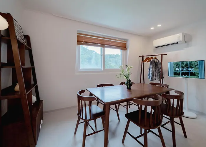 New Accommodation, Seoul, 3 Rooms, Near Hongdae, Hongdae Waterfall House 3*
