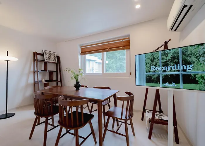 Гостевой дом New Accommodation, Seoul, 3 Rooms, Near Hongdae, Hongdae Waterfall House 3*